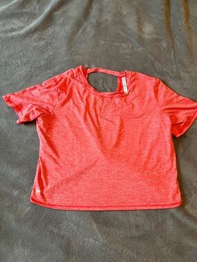 Fabletics Heathered Red Short-Sleeve Active Crop Tee with Back Cutout